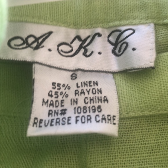 3 piece capri outfit. Small - Picture 9 of 9